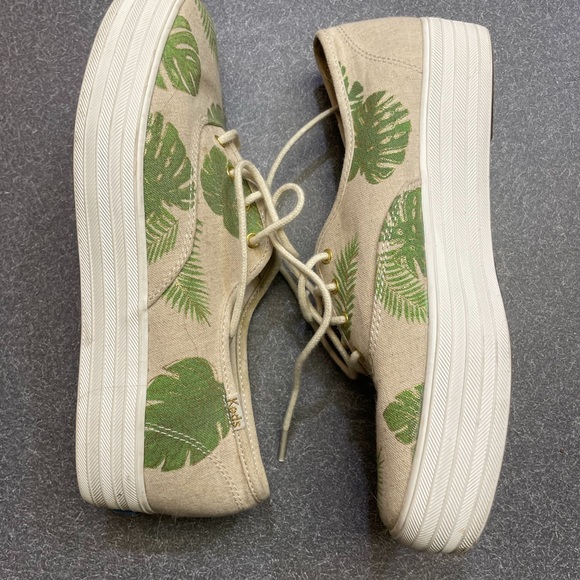 Unique Keds on platform with linen colored background and tropical leaf design - Picture 3 of 8